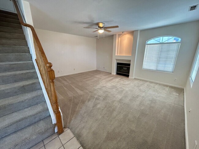 Building Photo - Fiddlers Townhome!