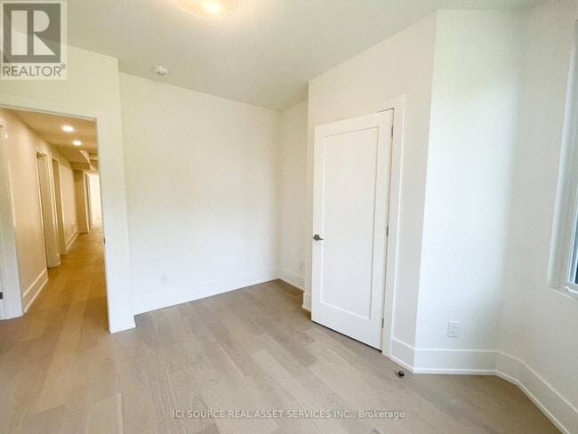 Building Photo - 474 Palmerston Blvd