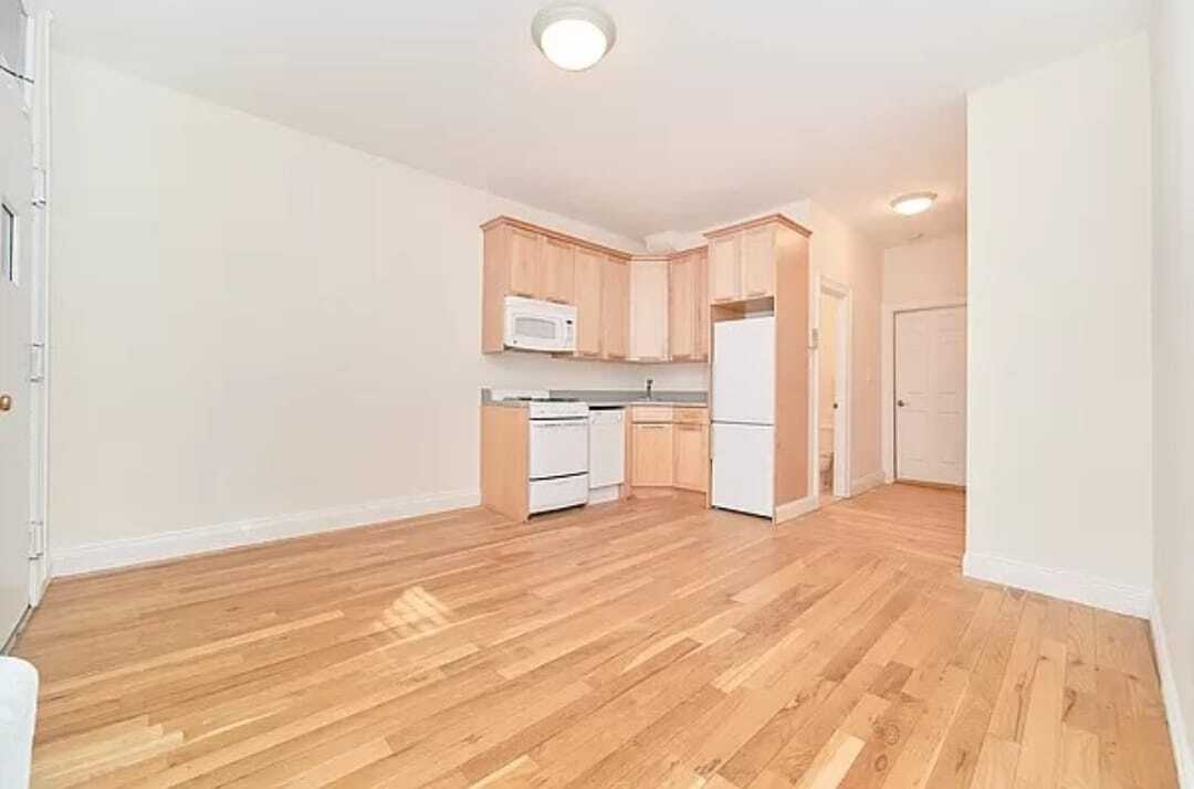 Foto principal - 123 E 89th St