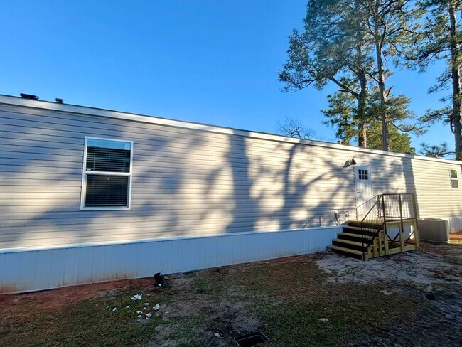 Building Photo - 2101 Ladnier Rd