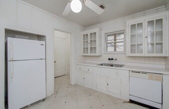Building Photo - 1428 Wentworth St