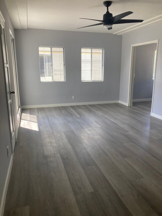 Foto del edificio - 323 N Ogden Dr
