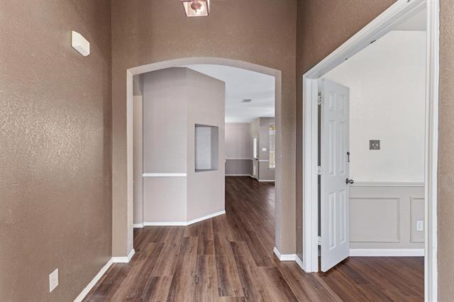 Foto del edificio - 8832 Stirrup Way