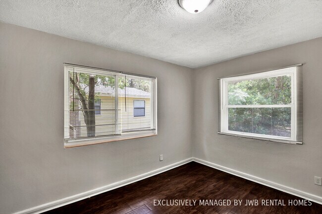 Foto del edificio - 6837 N Pearl St