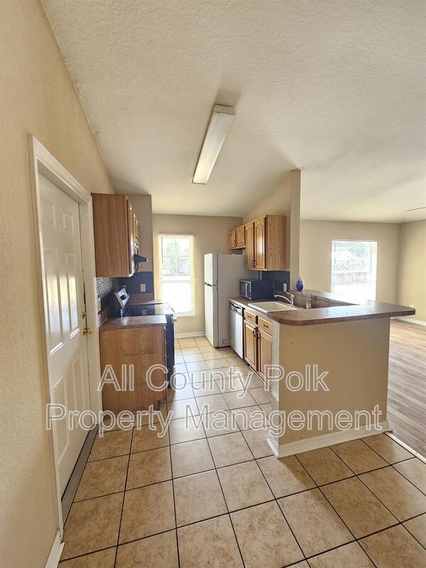 Building Photo - 1254 34th St NW