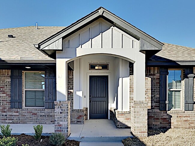 Foto del edificio - Very Nice 4 Bedroom 2 Bath Home in Yukon S...