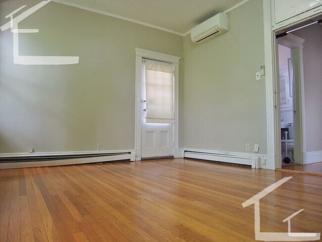 Foto del edificio - Unique BU Apartment For you 9/1/26