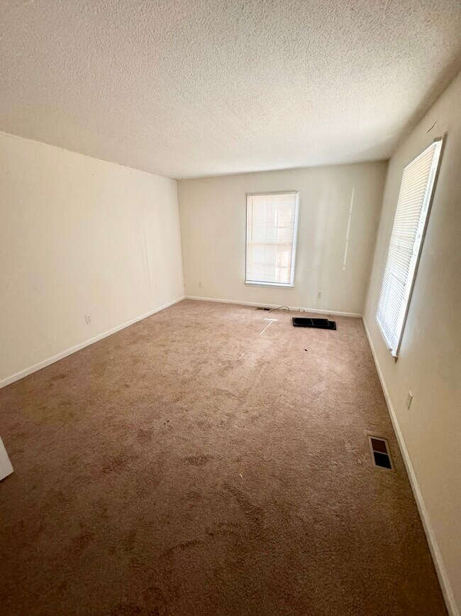 Building Photo - 1049 Pinafore Dr