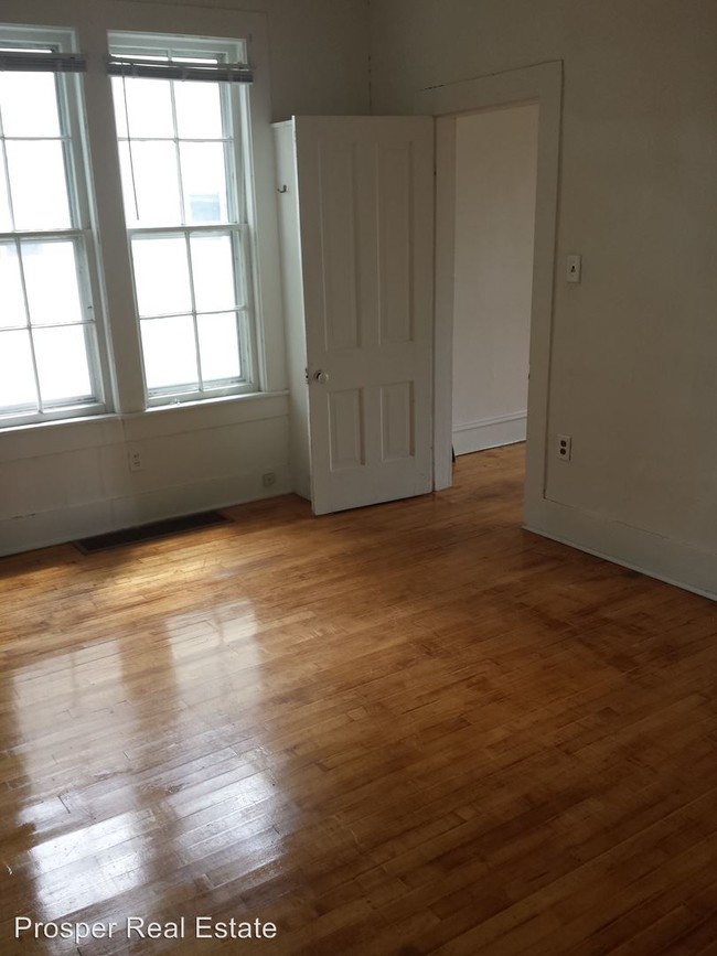 Building Photo - 1 br, 1 bath Apartment - 828 Chippewa Street