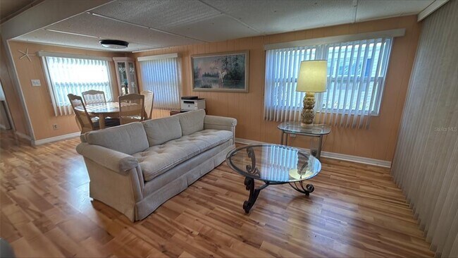 Foto del edificio - 3037 88th St Cir E