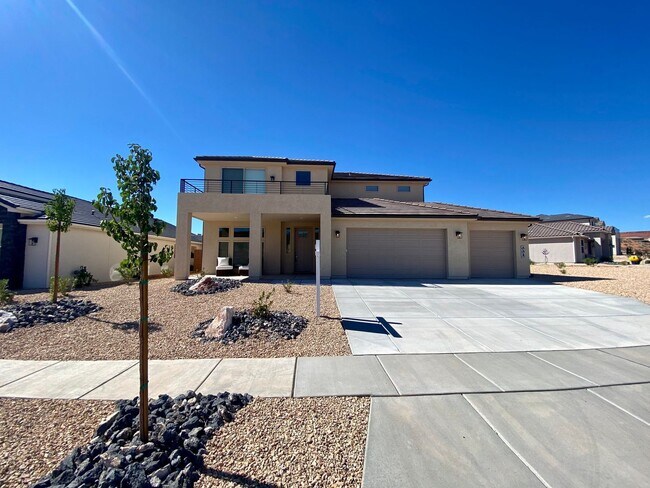 Building Photo - 5 br, 2.5 bath House - 661 N Sandy Talus D...