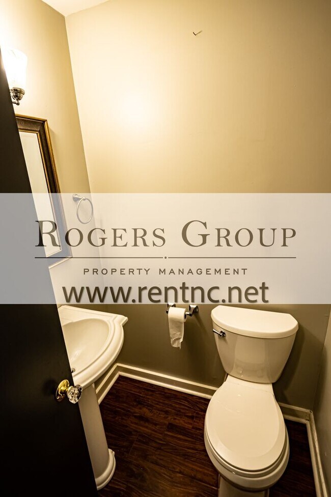 Building Photo - #279**** - 260 Charles St Duplex