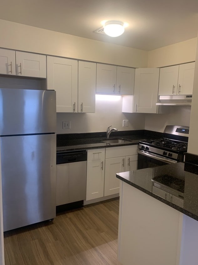 384 Monmouth St, Jersey City, NJ 07302 Townhome Rentals in Jersey