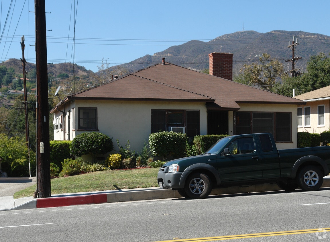 Building Photo - 1825 Verdugo Rd