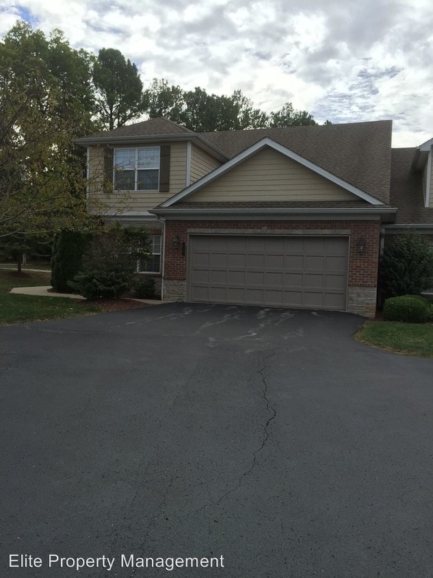 Primary Photo - 208 Chippewa Dr
