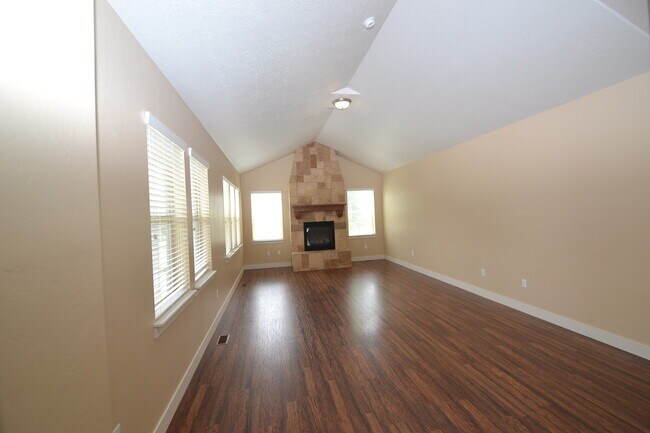 Foto del edificio - Cozy 2 Bedroom 2 Bath Home in Midvale!!!