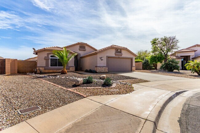 Building Photo - COMING SOON! Spacious 3 Bed, 2 Bath Home in Mesa