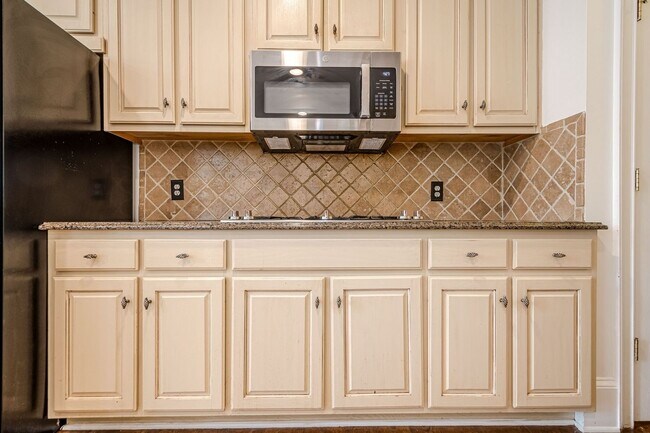 Building Photo - Spacious 4BR House in Marietta