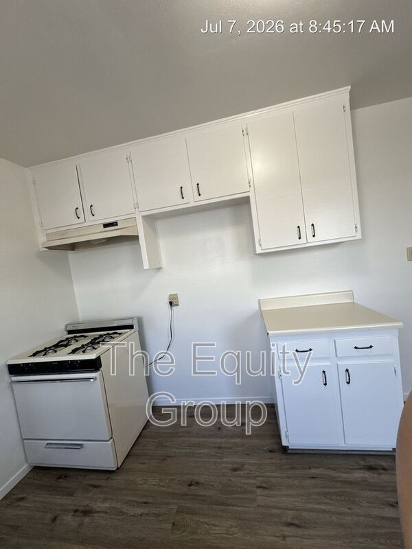 Foto del edificio - 710 E Tulare Ave
