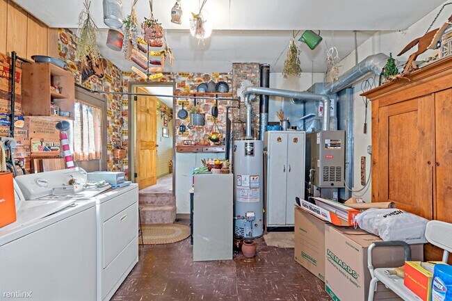 Foto del edificio - 1 br, 1 bath House - 16319 School St