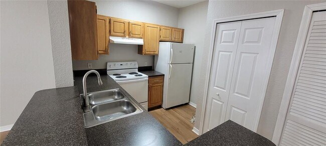 Foto del edificio - 5951 Westgate Dr