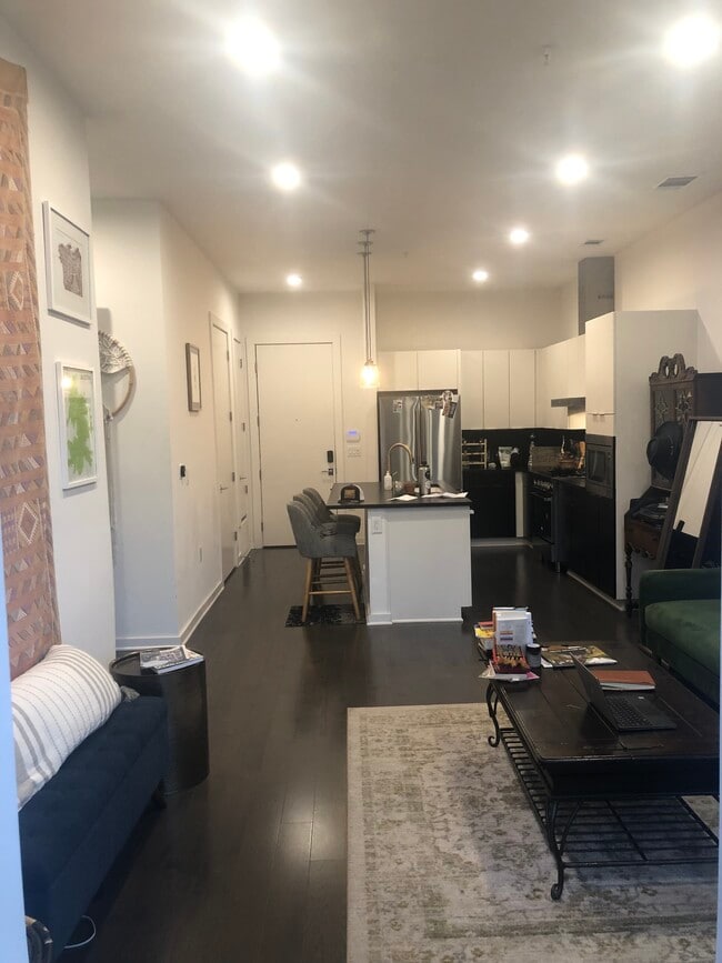 Building Photo - 207 W Johanna St