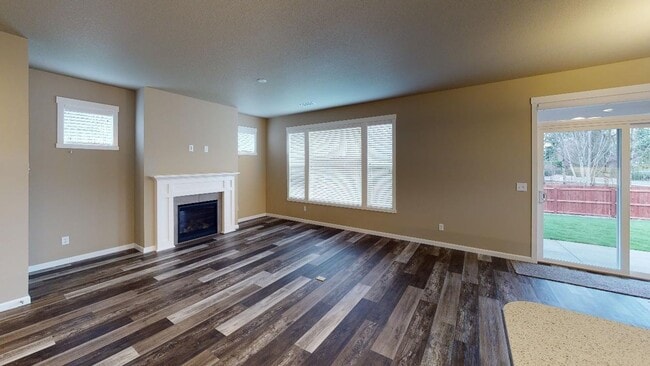 Building Photo - Beautiful new home with upgrades in a quite Vancouver neighborhood.