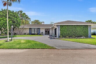 Building Photo - 5602 S Travelers Palm Ln