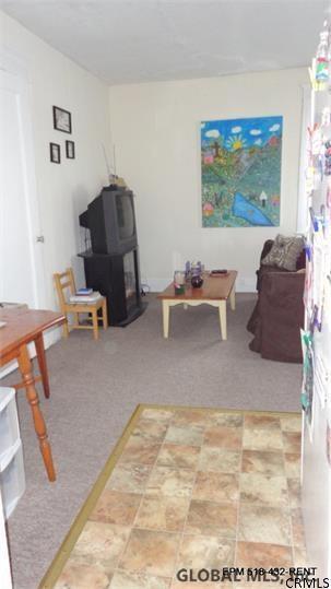 Building Photo - 846 Warren St