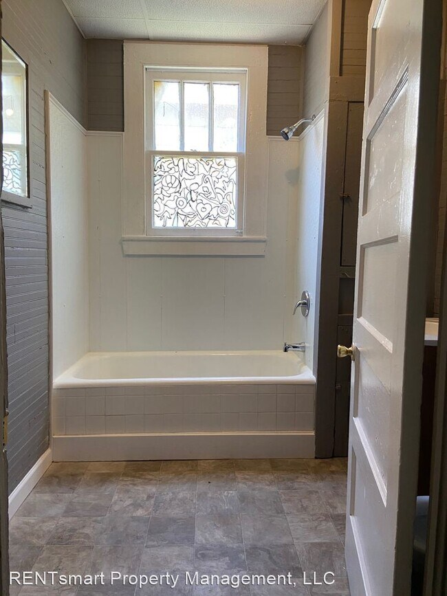Foto del edificio - 3 br, 1 bath House - 1231 21st Street