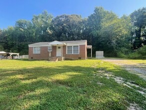 Building Photo - 914 Holder Dr