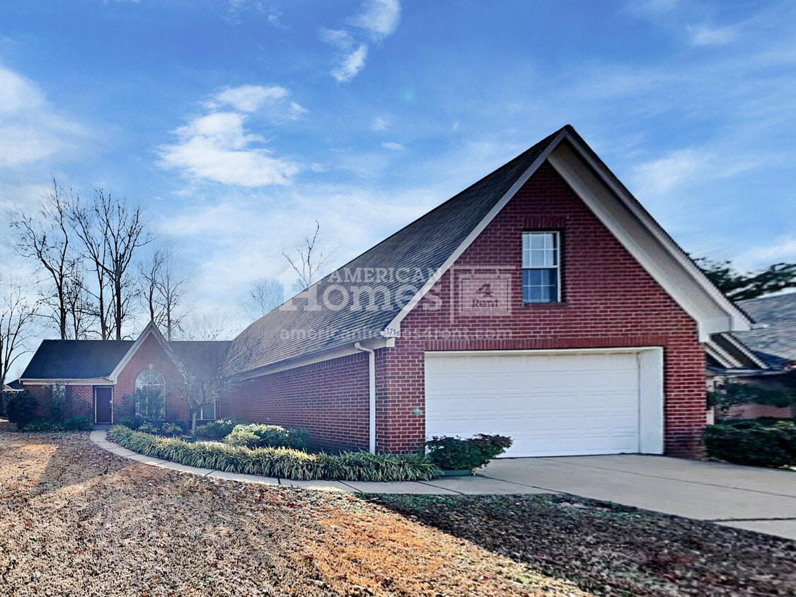 Primary Photo - 1758 Northwood Hills Cove