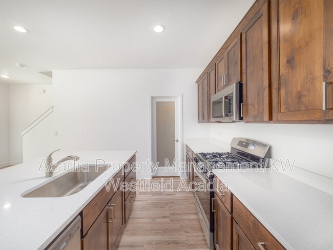 Building Photo - 994 S 200 E - 111