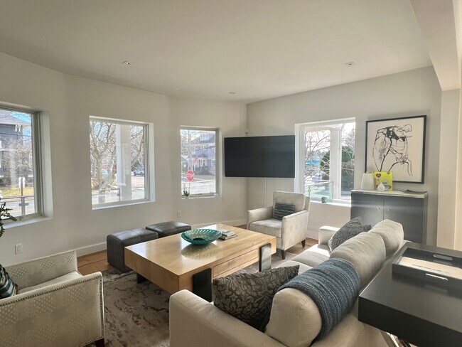 Foto del edificio - 168 Elmgrove Ave