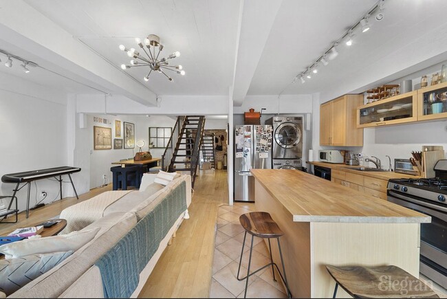Foto del edificio - 330 Wythe Ave