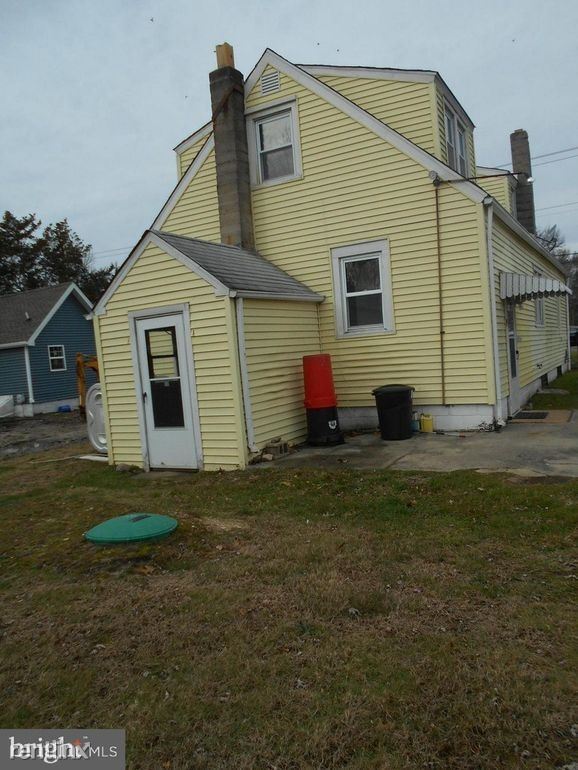 Building Photo - 3 br, 1 bath House - 87 S Dupont Rd