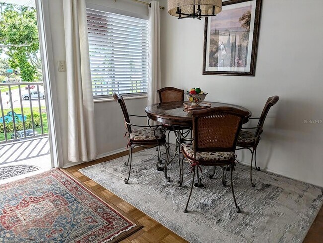 Foto del edificio - 2547 60th Ave W