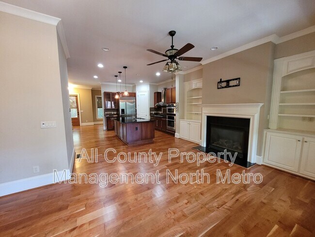 Foto del edificio - 395 Laurent St NW