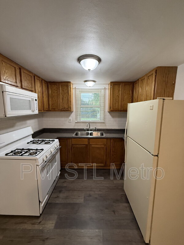 Building Photo - 240 Reasor Dr