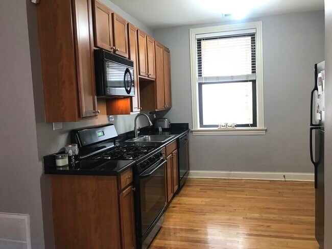 Foto del edificio - 903 W Cornelia Ave