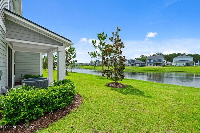 Building Photo - 180 Brandon Lks Dr