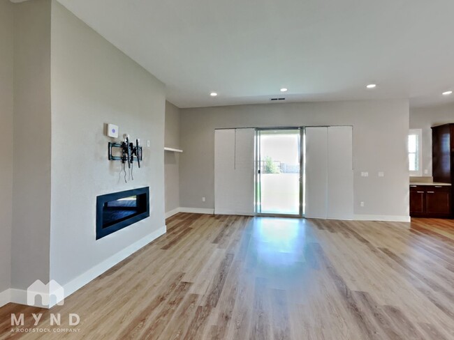 Building Photo - 701 Raptor Way
