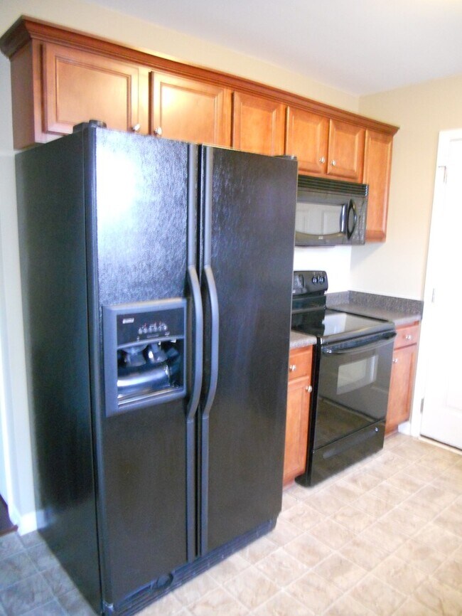 Building Photo - 44 Guilford Court, Spring Lake, NC 28390