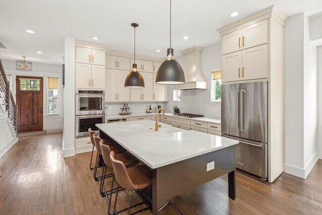 Foto del edificio - Luxury Living Just Minutes from Downtown Nashville