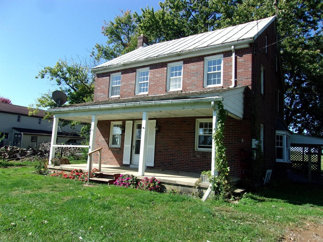 2463 Horseshoe Rd, Lancaster, PA 17601 House Rental in Lancaster, PA