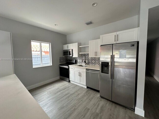 Foto del edificio - 1822 NW 4th St