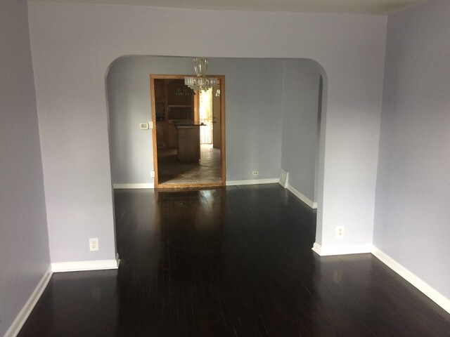 Building Photo - 3120 N Octavia Ave