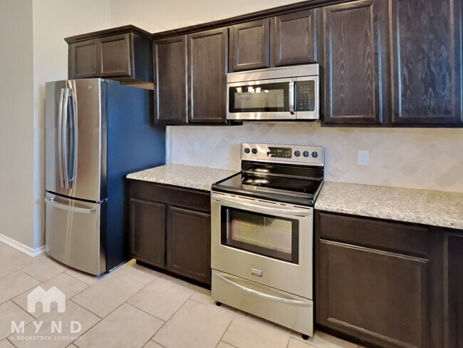 Foto del edificio - 3333 Wood Valley Rd