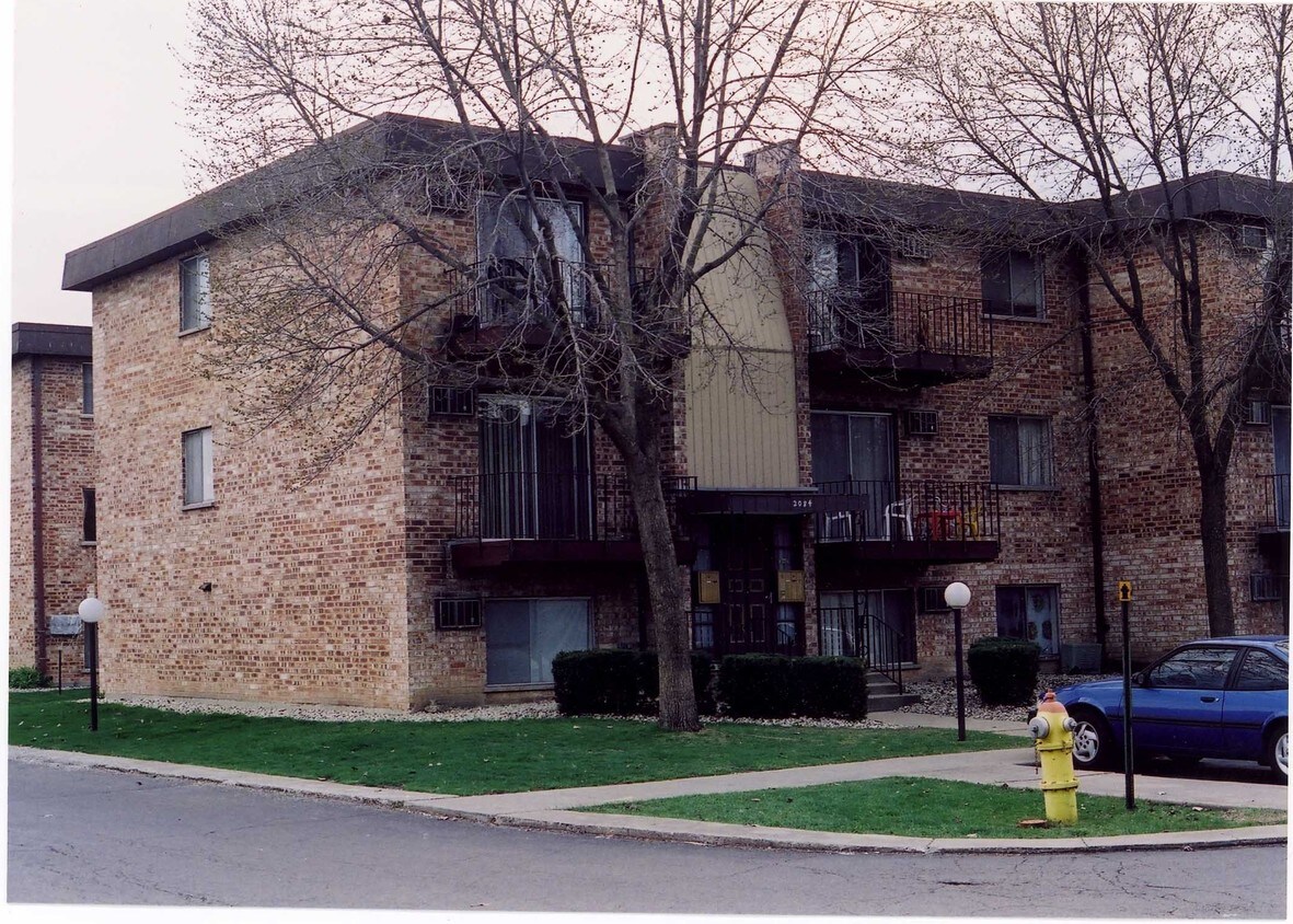 Nice Place - 2072 Algonquin Rd