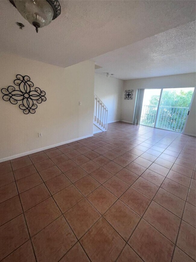 Foto del edificio - 167 Riviera Cir